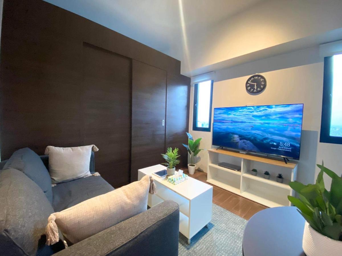 Air Residences Makati - Fully Furnished Condo With Skyline Views! Manila Bagian luar foto