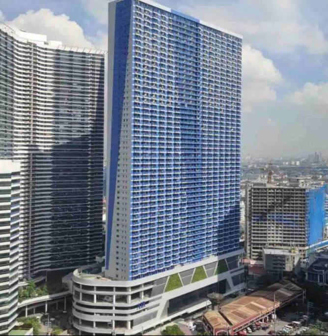 Air Residences Makati - Fully Furnished Condo With Skyline Views! Manila Bagian luar foto