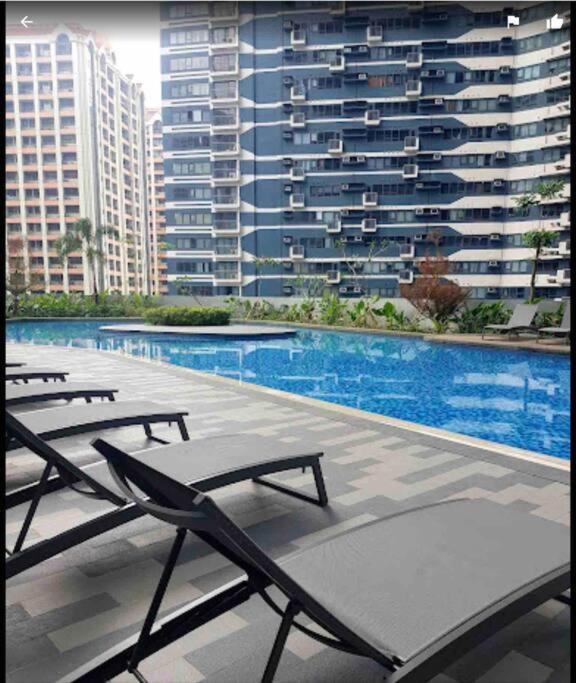 Air Residences Makati - Fully Furnished Condo With Skyline Views! Manila Bagian luar foto