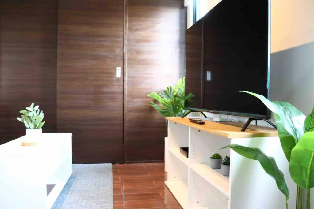 Air Residences Makati - Fully Furnished Condo With Skyline Views! Manila Bagian luar foto